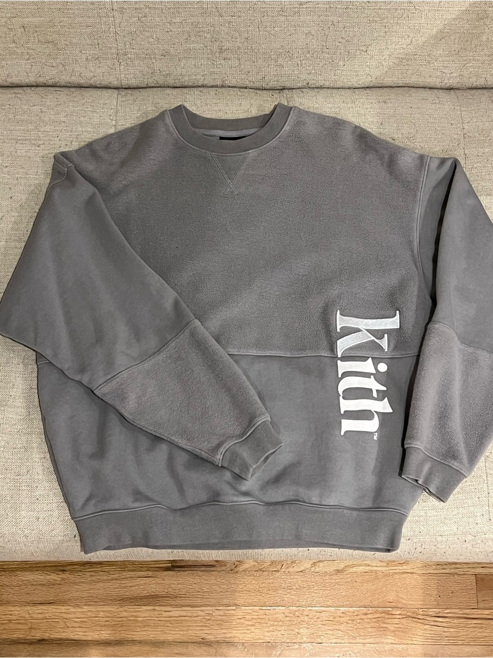 Kith Men's Gray Crewneck Sweatshirt